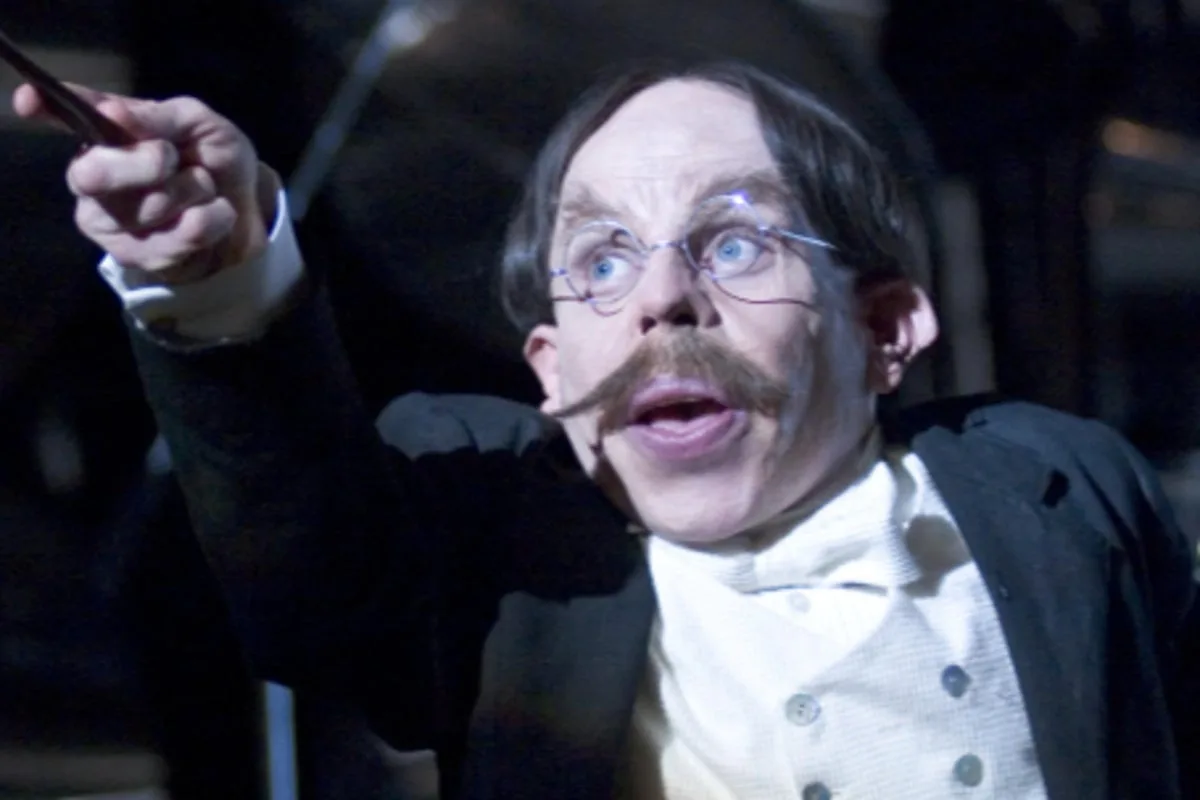 Warwick Davis Receives OBE in New Year Honours List