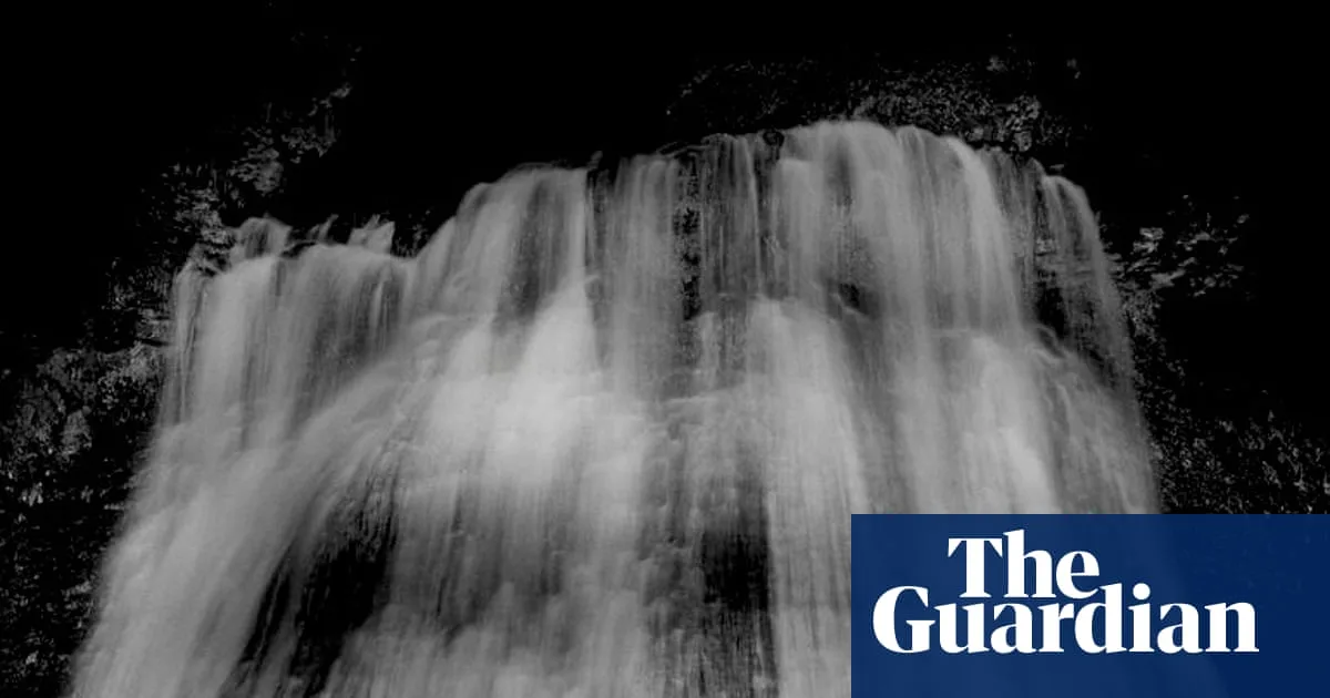 'Waterfalls saved me': Photographer with ADHD and anxiety finds healing in nature
