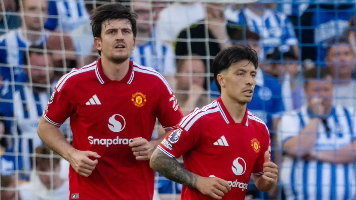Wes Brown: Manchester United Likely to Let Liverpool Have Free Run at Micky van de Ven