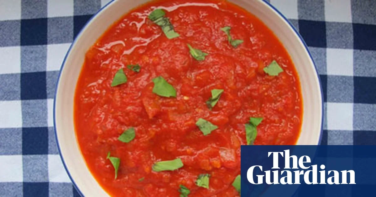 The Art of the Perfect Tomato Sauce: Tips from Top Chefs