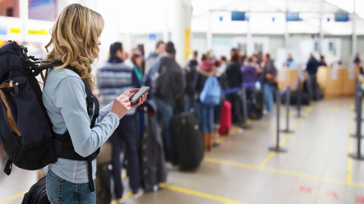 Travel Expert Warns Against Wearing Sandals on Flights