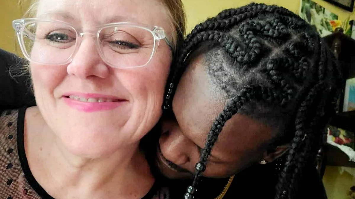 Widow, 55, Finds Love With Man 26 Years Younger in TikTok Romance