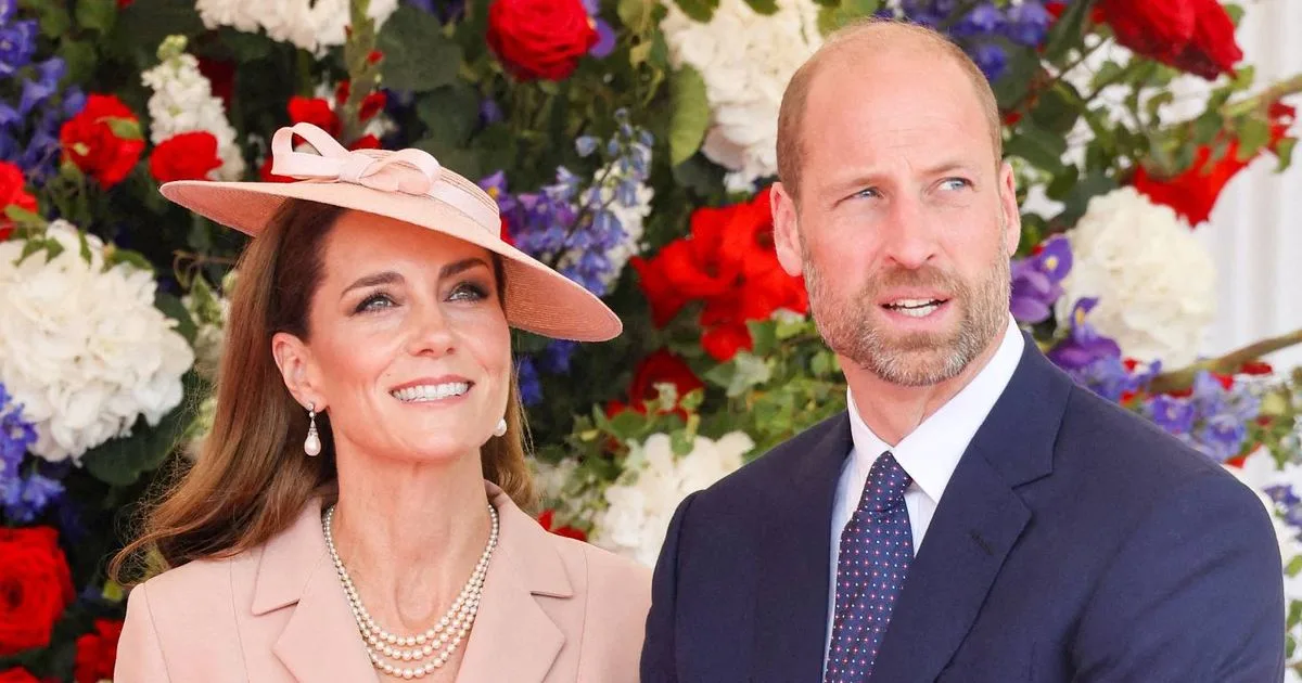 Prince William's Tender Umbrella Gesture for Kate at Wedding Goes Viral
