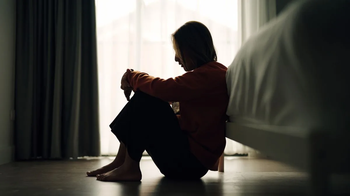 Woman Escapes Boyfriend Who Chained Her to Bed for Days in Australia