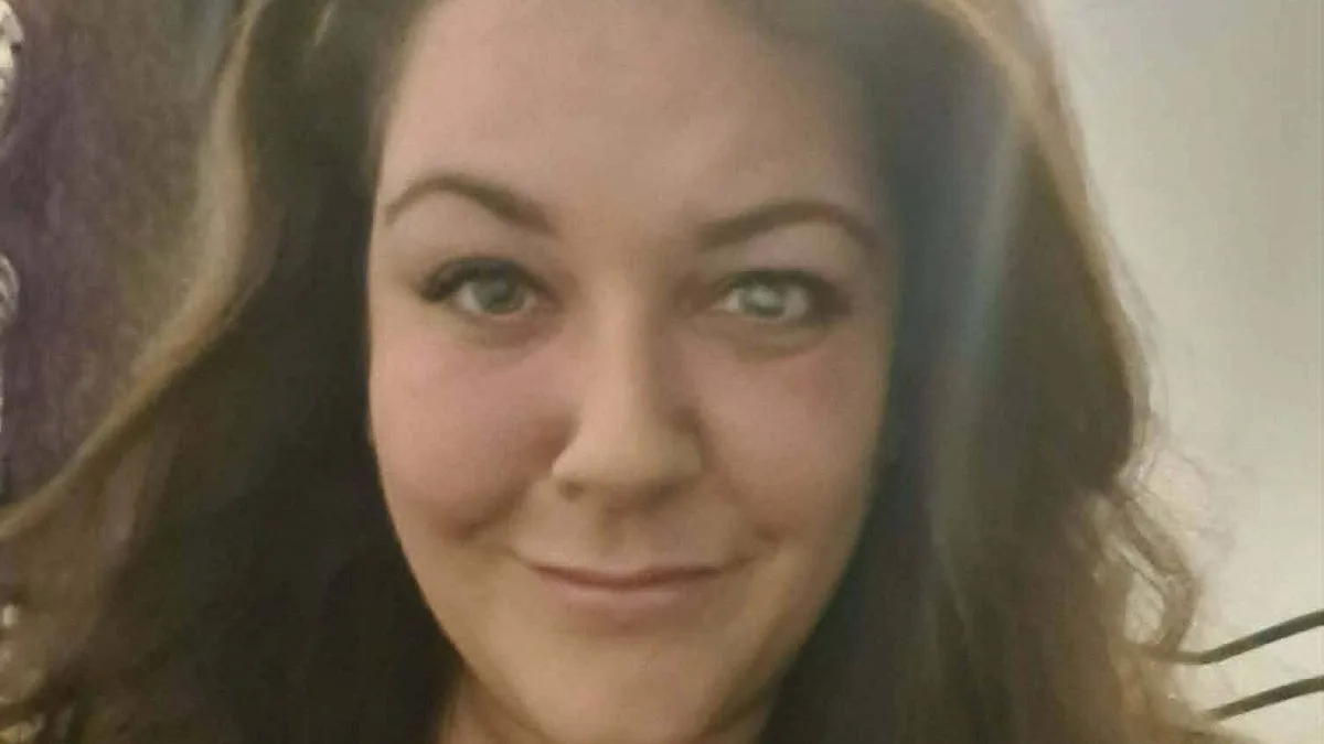 NHS Worker Furious After Hairdresser Cuts 14 Inches Instead of Trim