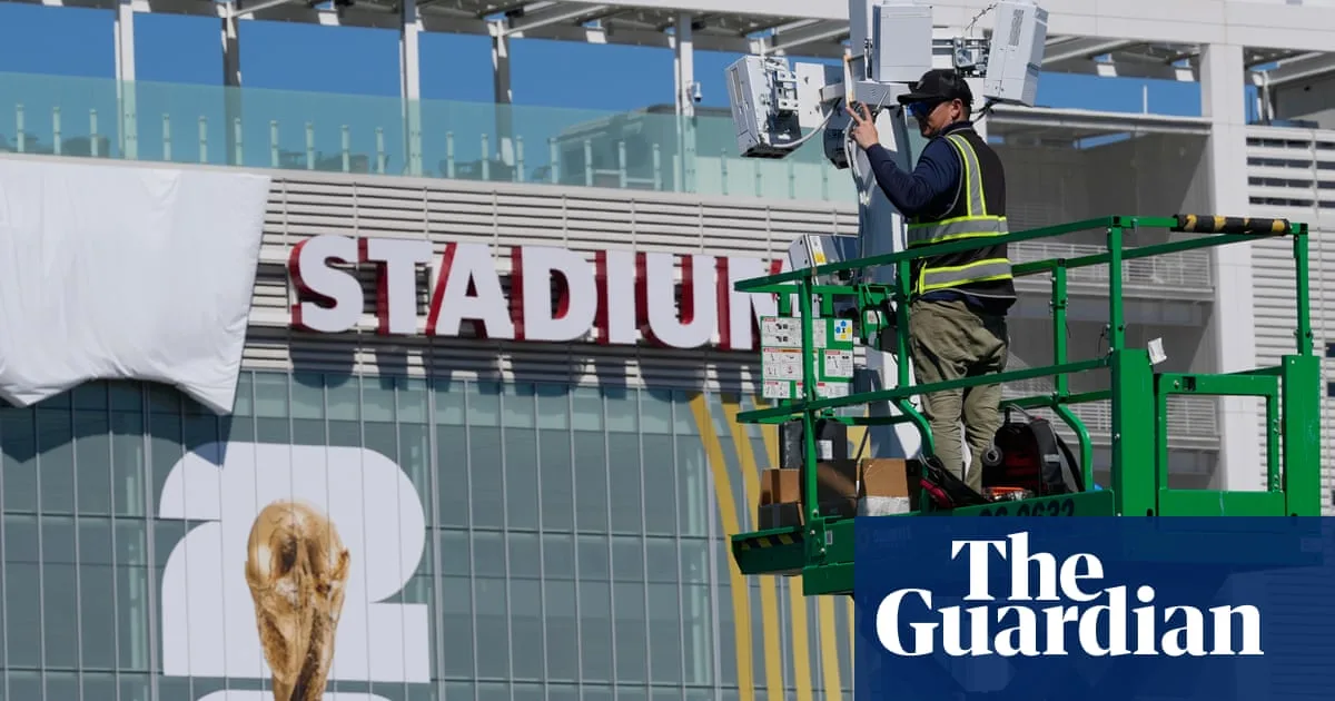 World Cup Workers Face Heat Risks as Temperatures Soar