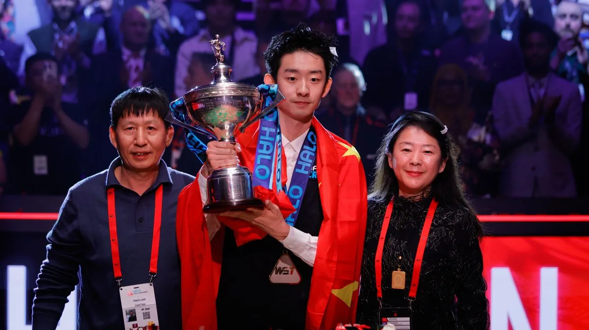 Wu Yize Reveals Mother's Health Battles and Family Sacrifices Behind Crucible Triumph