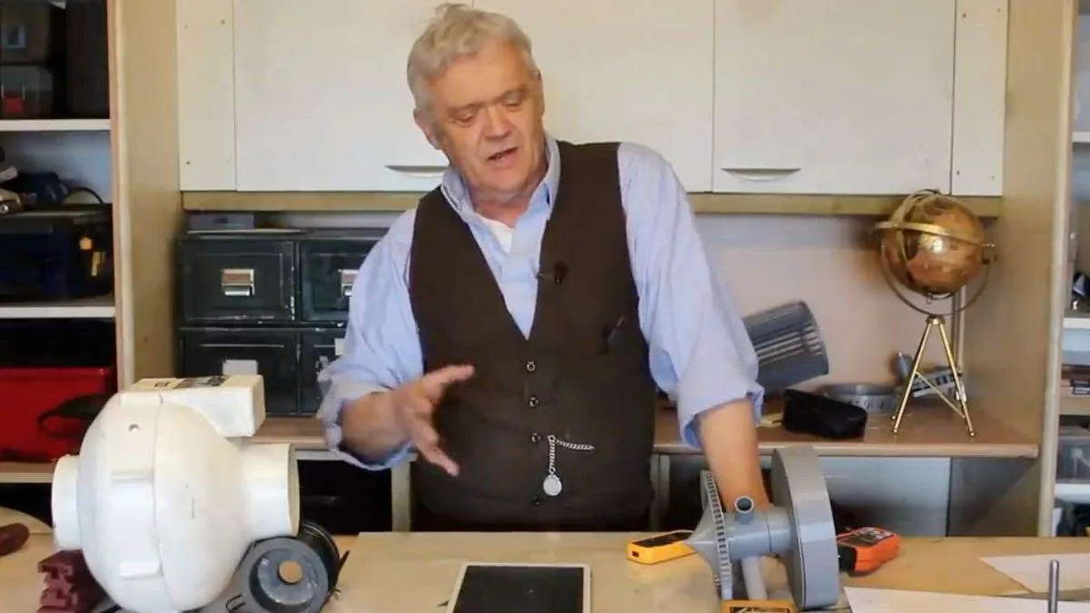 YouTuber Dr Robert Murray Smith Dies After Wife's Death