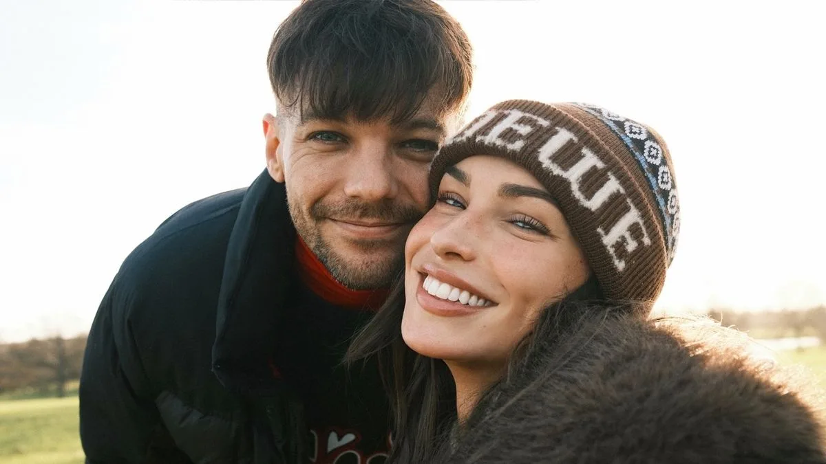 Zara McDermott's £22 Football Jersey Top Sells Out After Louis Tomlinson Concert Appearance