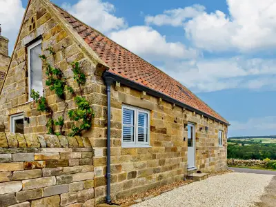 Barn Owl's Nest: Best Yorkshire Cottage Near Whitby Beach with Stunning Views