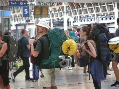 Brits Urged to Apply for Summer Jobs Now as Employers Scramble for Staff