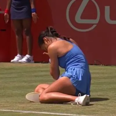 Emma Raducanu Forced Off Court After Fall at Queen's Club Semi-Final