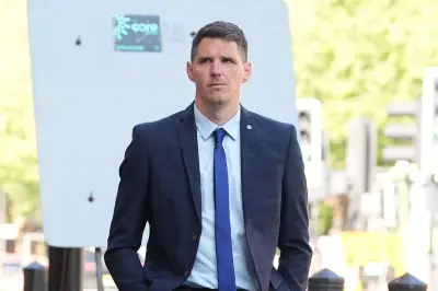 Ex-police sergeant on trial for assault amid 'bragging culture'