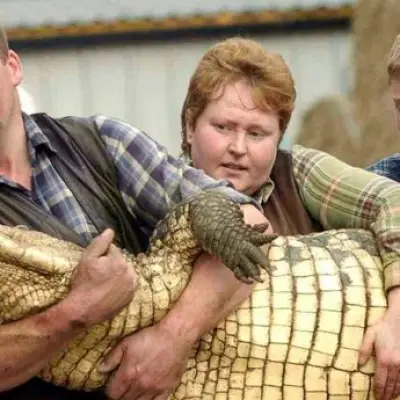 Hero Zoo Keeper Not Alone in Crocodile Rescue, Family Joined Her