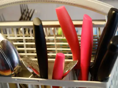 Kitchen Experts Warn: Never Put Sharp Knives in Dishwasher