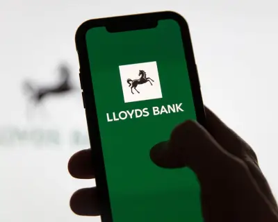 Lloyds Banking Group to Hire 300 AI Experts in Major Recruitment Drive