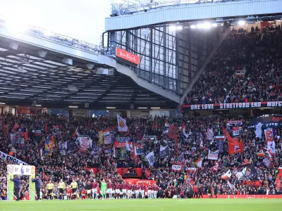 Manchester United Fans Split Over New Old Trafford Stadium Plans