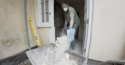 Neighbour's Building Work Too Noisy or Dirty? Expert Legal Advice