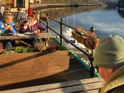 Newcastle café bans hot food and dogs as 30°C temperatures predicted