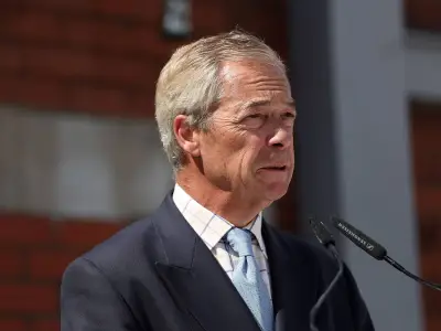 Nigel Farage Calls for General Election After Starmer Resigns
