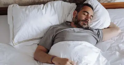 Pharmacist warns never eat bananas before bed for better sleep