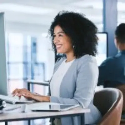 'Pingers': The Colleagues Killing Workplace Vibes by Messaging Instead of Talking