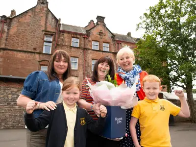 Pupil from Retiring Teacher's First Class 40 Years Ago Returns for Reunion