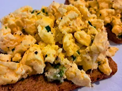 Scrambled Eggs Creamier With Sour Cream Instead of Milk