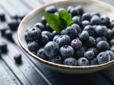 Store Blueberries in Glass Jars Not Plastic to Keep Fresh Longer