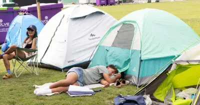 Superfan, 85, Braves 30C Heat for 48-Hour Wimbledon Queue