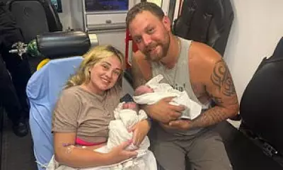 Texas Woman Mistakes Twin Birth for Food Poisoning in Car