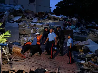 Two Powerful Earthquakes Strike Venezuela, Causing Building Collapses and Tsunami Warning
