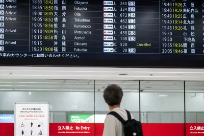 Typhoon Jangmi Hits Japan: Nine Injured, Flights Cancelled