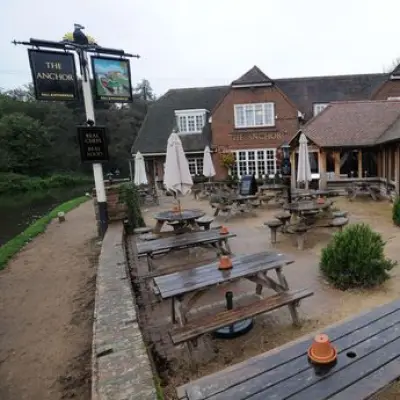 UK pub's beer garden offers 'best spectator sport' watching cars cross narrow bridge