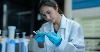 UK Scientists Develop First Skin Cancer DNA Blood Test to Personalize Treatment