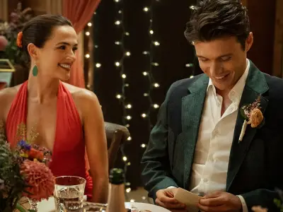 Voicemails for Isabelle Review: A Rom-Com Hit With a Major Flaw