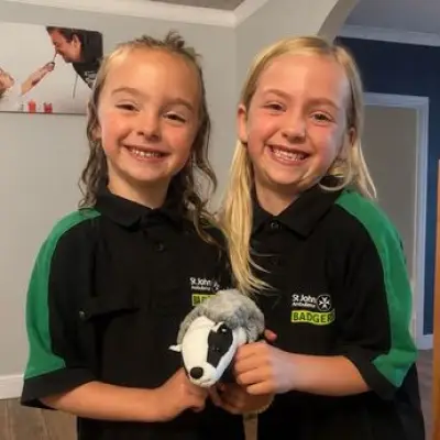 Young Sisters, 5 and 6, Praised for Brave Response After Grandfather's Fall