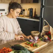 3 Salad Fruits and Veggies Experts Say Never Store in Fridge