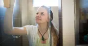 35p White Vinegar Hack Makes Shower Glass Sparkle Like New