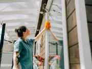 89p Washing Up Liquid Trick for Streak-Free Windows