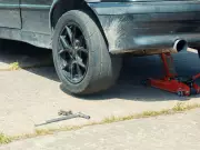 Abandoned Car on Driveway: Police Warn Against Moving It Yourself