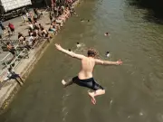 A&E Doctor Warns Against Taking Off Shirt in 40C UK Heatwave