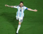 Argentina Edge Past Algeria 2-1 in World Cup Group J Clash