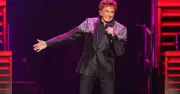 Barry Manilow, 83, Sparks Health Concern After Fans React to Stage Footage