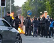 Belfast Stabbing Sparks Riots: Far-Right Fuel Anti-Migrant Violence