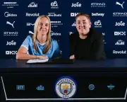 Beth Mead Joins Manchester City: 'No-Brainer' Move to WSL Champions