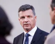 Bird Flu Emergency in Australia; Fuel Excise Cut Reduced; Albanese Backs Starmer