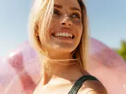Blondes Say Shampoo 'Leaves Hair Feeling Strong' and 'Smells Amazing' in 25% Off Sale