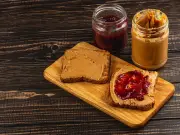 Brits Embrace American Comfort Foods from PB&J to Chicken and Waffles
