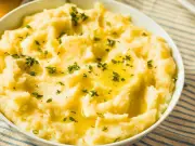Buttermilk Makes Mashed Potatoes Creamier and More Flavorful